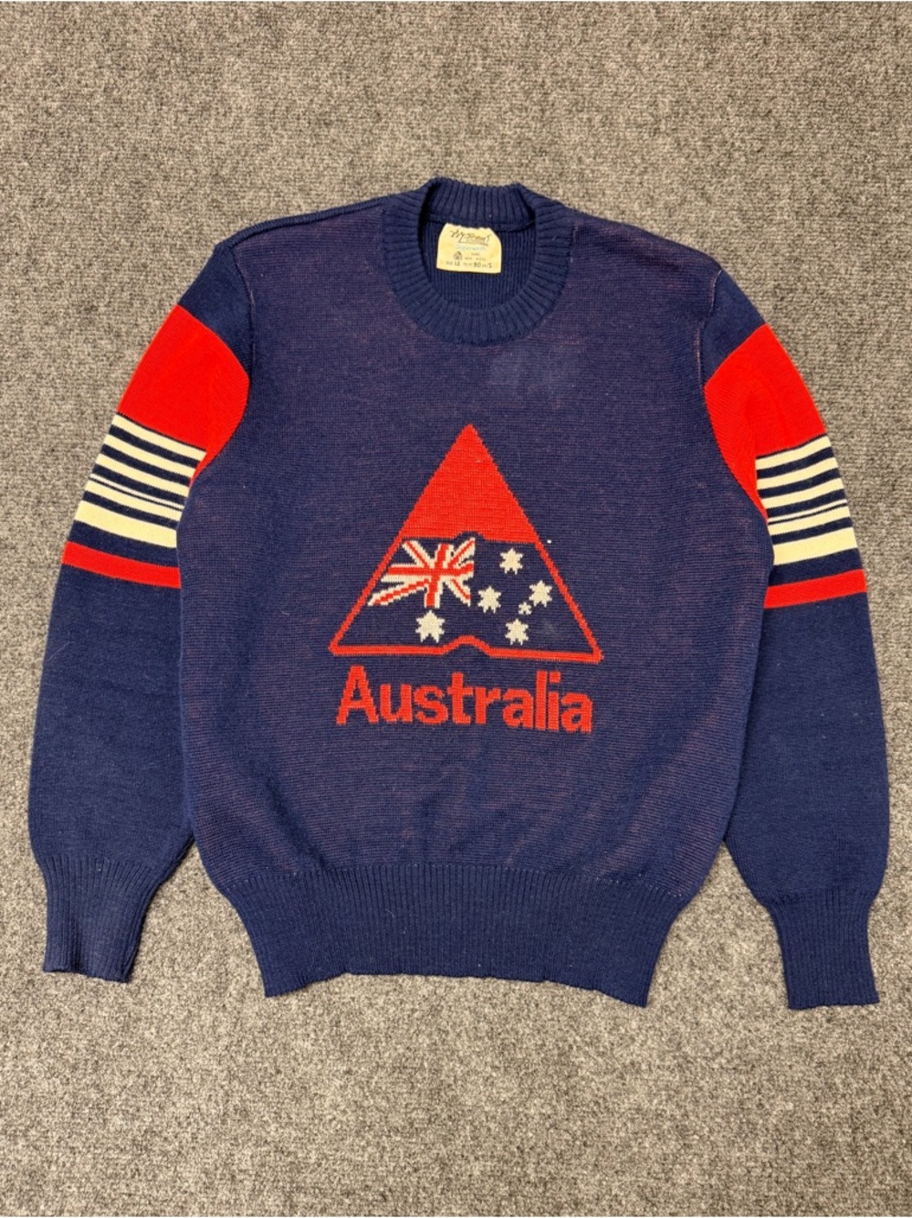 Vintage 1980s australia knit sweater